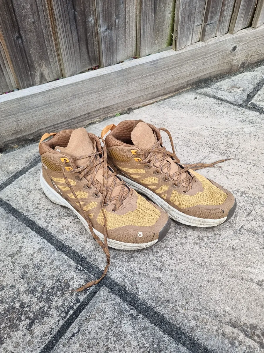 Oboz Katabatic LT Mid GTX hiking boots