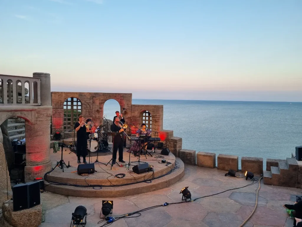 Minack Theatre Performance